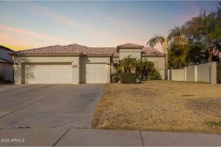 Single-family house For Sale in 1720, East Redwood Place, Chandler, Arizona