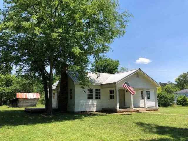 Country Living Farmhouse for Rent