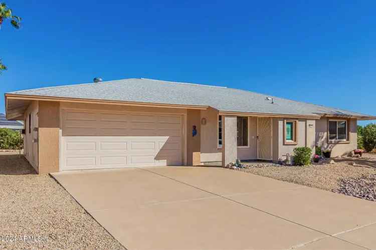 Single-family house For Sale in 18633, North Conquistador Drive, Sun City West, Arizona