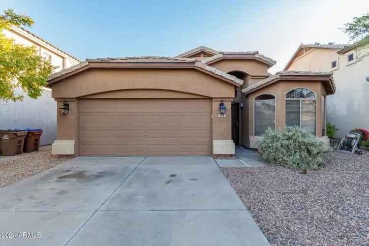 Single-family house For Sale in 813, East Lovegrass Drive, San Tan Valley, Arizona