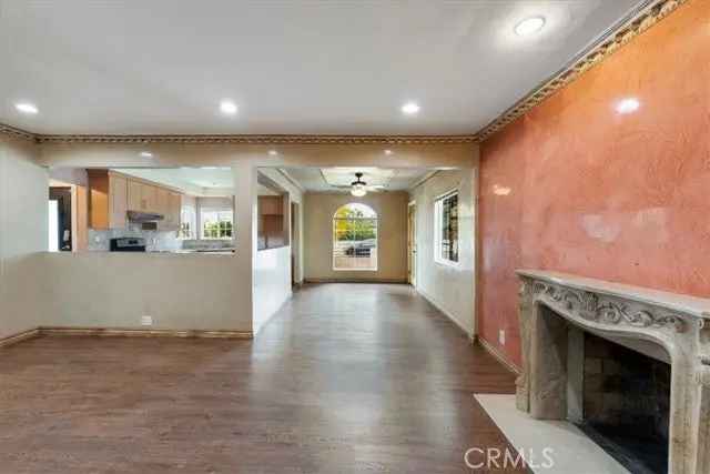 Single-family house For Sale in Los Angeles, California