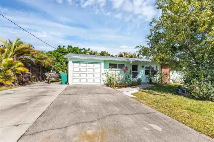 Single-family house For Sale in Punta Gorda, Florida