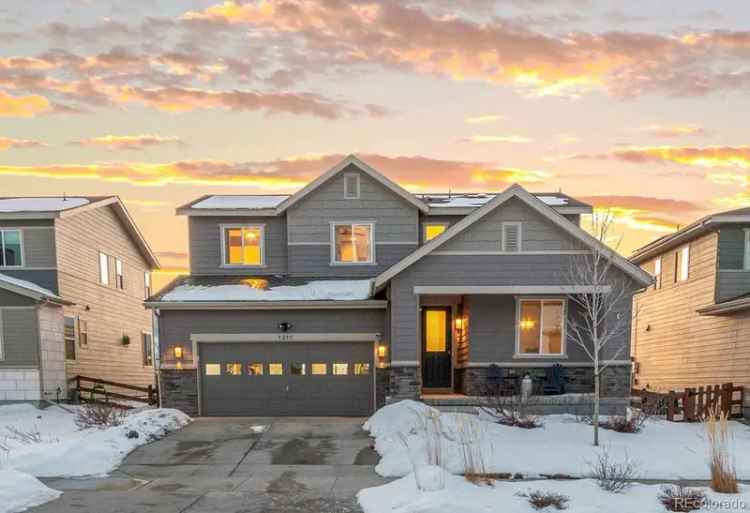 Single-family house For Sale in 9295, Dunraven Loop, Arvada, Colorado