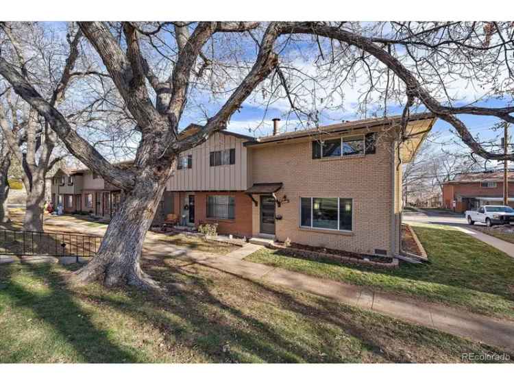 Single-family house For Sale in 534, South Xenon Court, Lakewood, Colorado