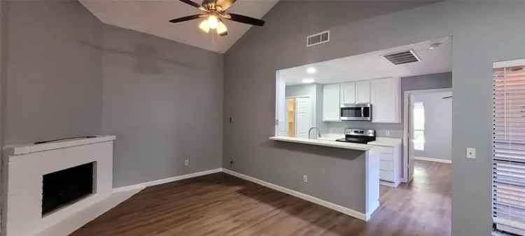 Multi-family house For Rent in Arlington, Texas