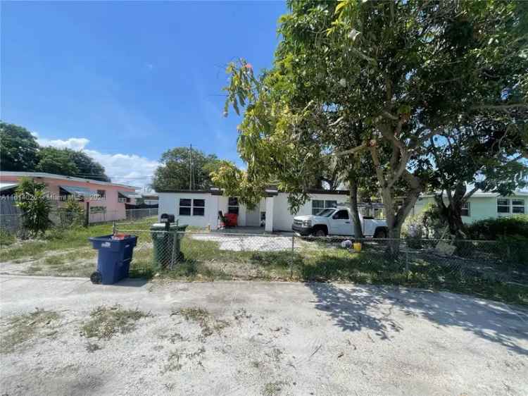 Single-family house For Sale in 1869, Northwest 83rd Street, Hialeah, Florida