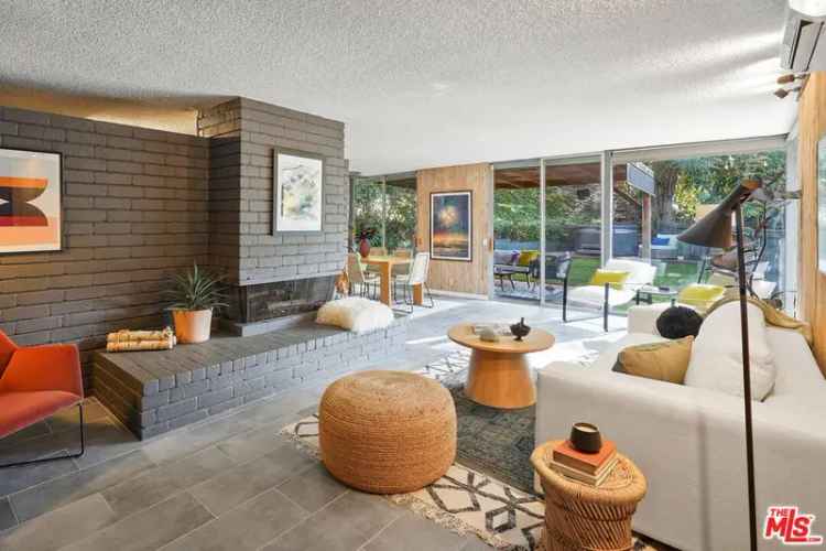 Single-family house For Sale in 1430, Benedict Canyon Drive, Beverly Hills, California