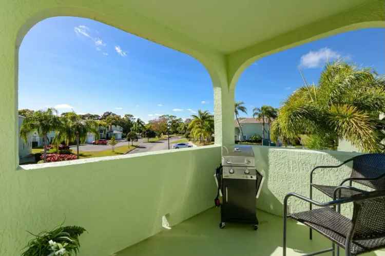 Condo For Sale in Port Saint Lucie, Florida