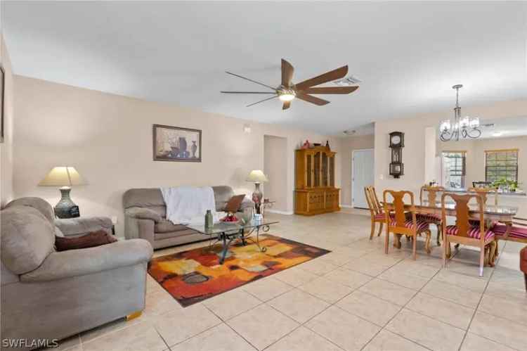 Single-family house For Sale in 3726, Southwest 11th Avenue, Cape Coral, Florida