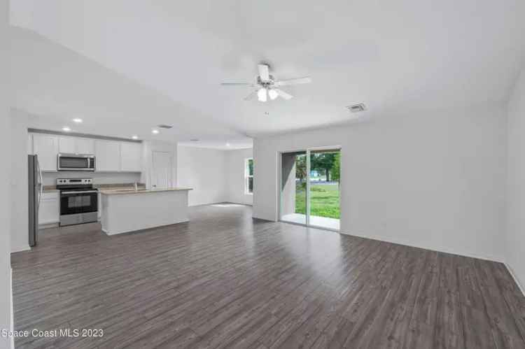 Single-family house For Sale in Palm Bay, Florida