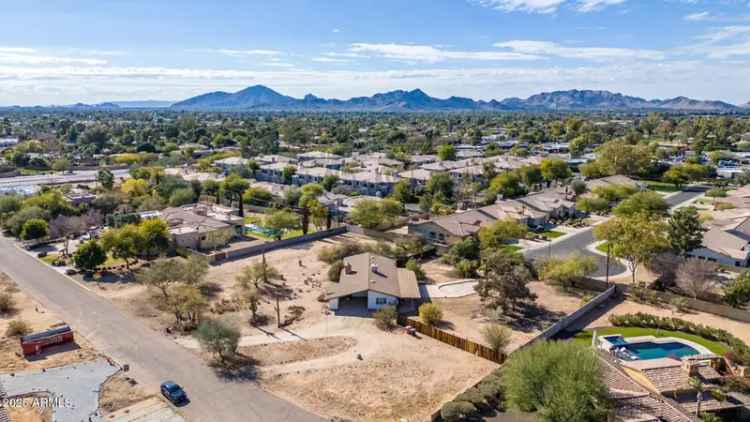 Single-family house For Sale in 10810, North 82nd Place, Scottsdale, Arizona