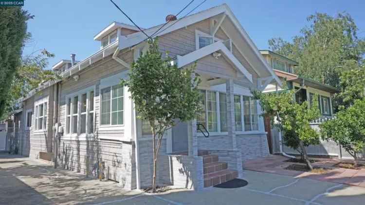 Single-family house For Sale in 3801, Magee Avenue, Oakland, California