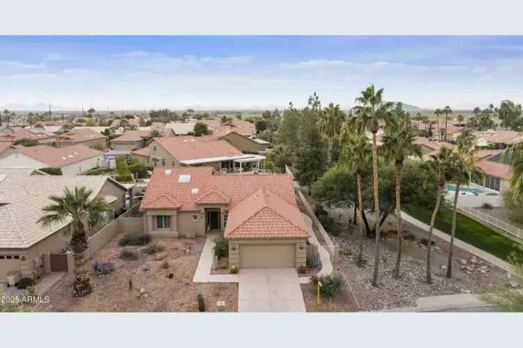 Single-family house For Sale in 11111, East Elmhurst Drive, Sun Lakes, Arizona