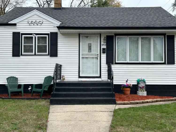 Single-family house For Sale in 5718, West 6th Avenue, Gary, Indiana