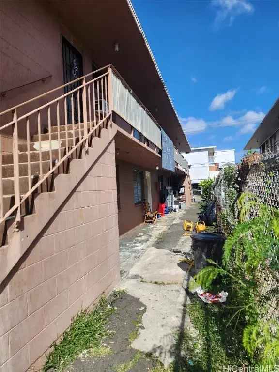 Multi-family house For Sale in 94-323, Pupuole Street, Waipahu, Hawaii