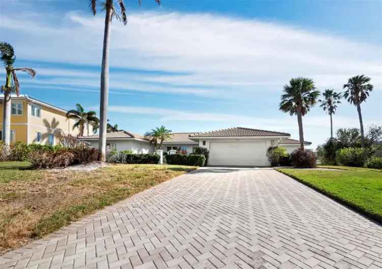 Single-family house For Sale in Longboat Key, Florida