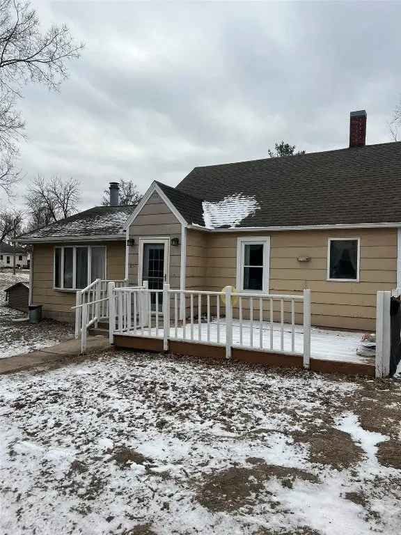 Single-family house For Sale in 201, North 8th Avenue, Vinton, Iowa