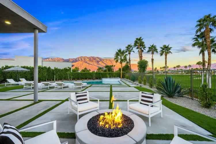 Single-family house For Sale in 4487, Alcala Way, Palm Springs, California