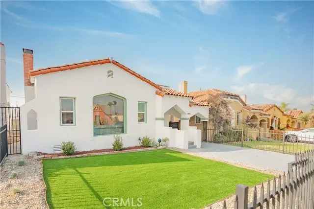 Single-family house For Sale in 6815, Haas Avenue, Los Angeles, California