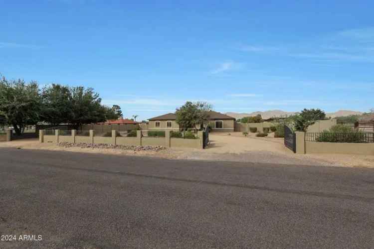 Single-family house For Sale in 7732, North 181st Avenue, Waddell, Arizona