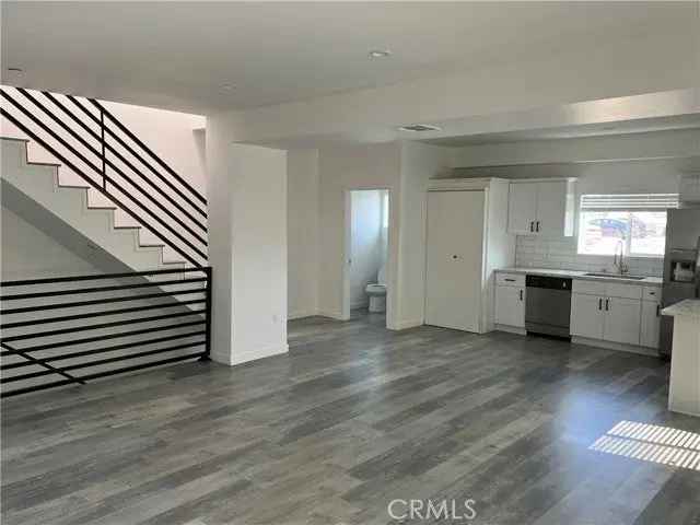 Multi-family house For Sale in 1243, South Catalina Street, Los Angeles, California