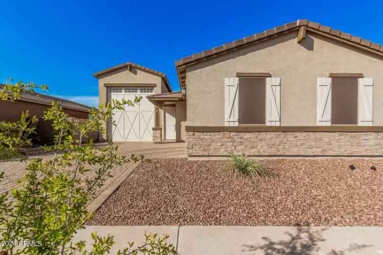 Single-family house For Sale in 17680, West Fetlock Trail, Surprise, Arizona