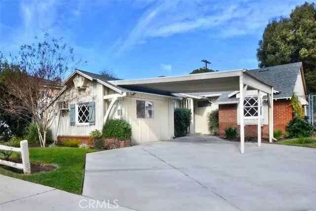 Single-family house For Sale in 14541, Addison Street, Los Angeles, California