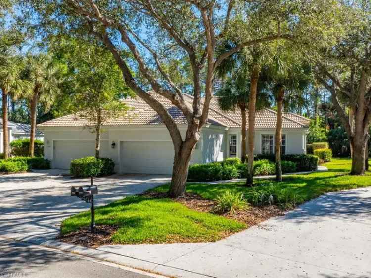 Single-family house For Sale in 6743, Old Banyan Way, Florida