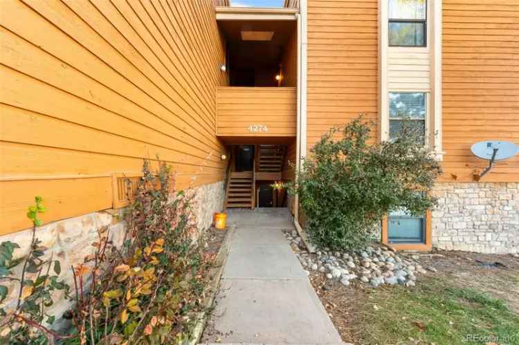 Condo For Sale in 4274, South Salida Way, Aurora, Colorado