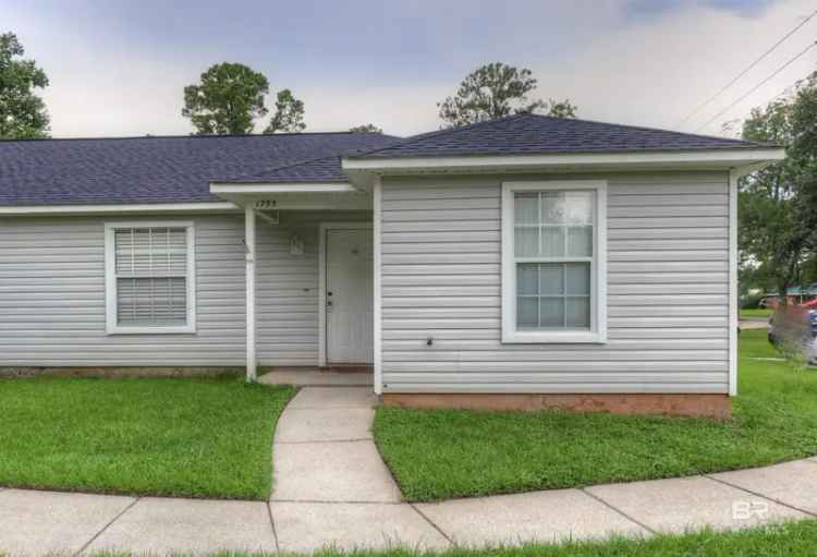 Multi-family house For Sale in Foley, Alabama