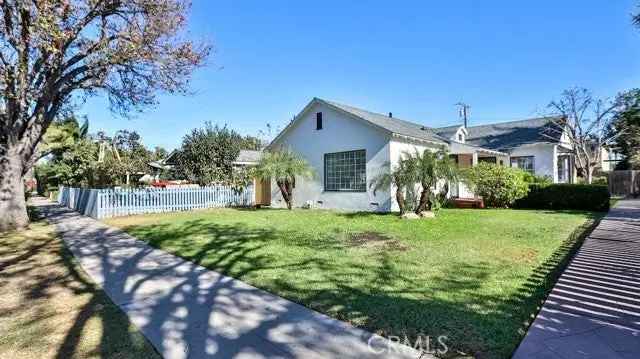 Multi-family house For Sale in 515, South Van Ness Avenue, Santa Ana, California