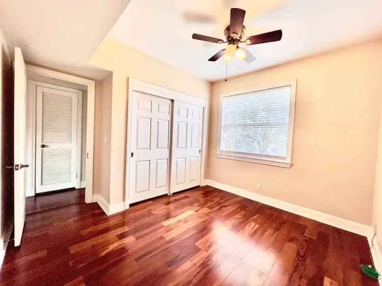 2 BR 2 BA Loft Condo for Rent in Historic Alexandria