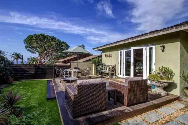 Single-family house For Sale in 434, 8th Street, Del Mar, California