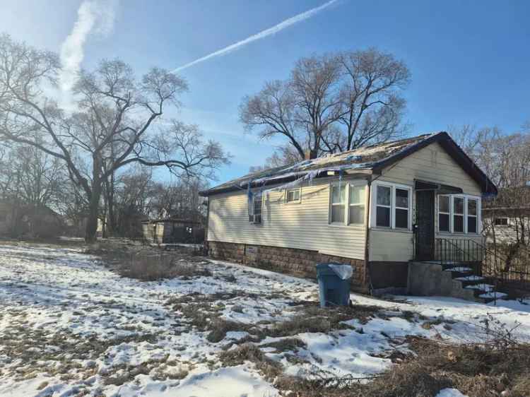 Single-family house For Sale in 1685, West 13th Avenue, Gary, Indiana