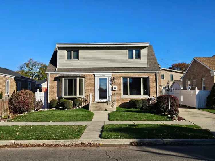 Single-family house For Sale in 5801, North Oriole Avenue, Chicago, Illinois