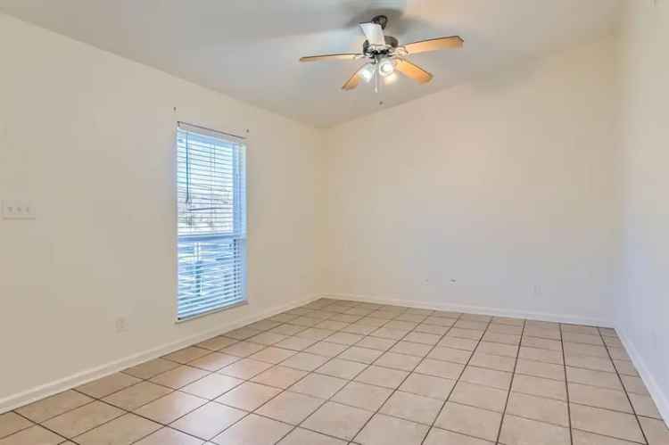 Duplex For Sale in 4408, Scottsdale Road, Austin, Texas