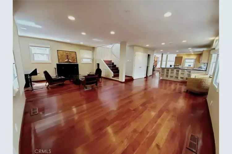 Single-family house For Sale in 9, Vicente Terrace, Santa Monica, California