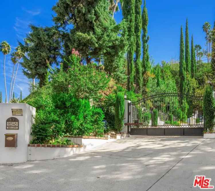 Single-family house For Sale in 16546, Adlon Road, Los Angeles, California