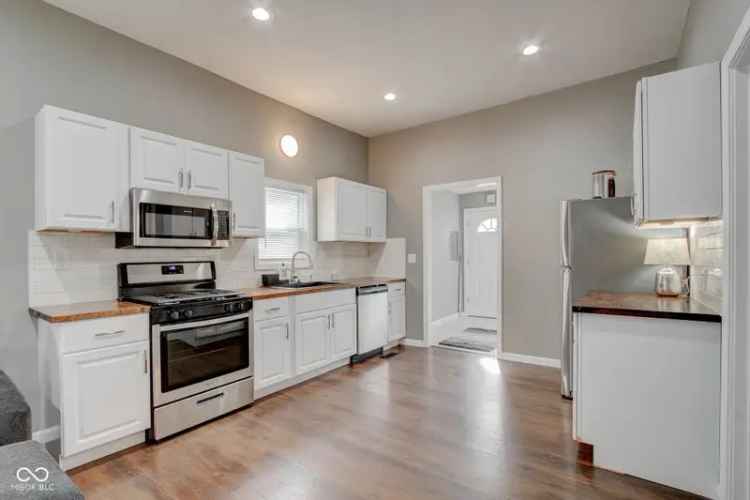 Downtown Indy 3-Bed 2-Bath Oasis - Fully Renovated