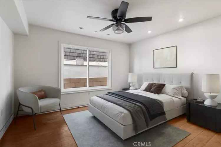 Condo For Sale in 16382, North Pacific Avenue, Huntington Beach, California