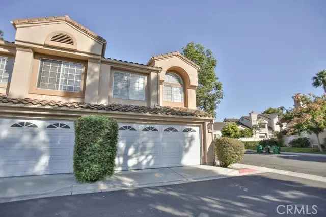 Single-family house For Sale in 46,48,50, Alcoba, Irvine, California