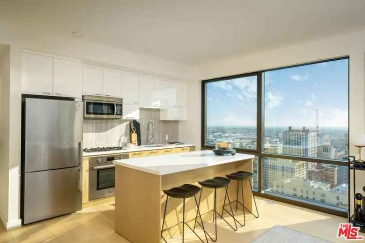 Condo For Sale in 400, South Broadway, Los Angeles, California