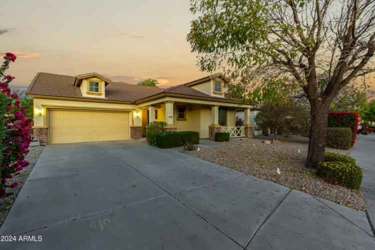 Single-family house For Sale in 20817, South 214th Place, Queen Creek, Arizona