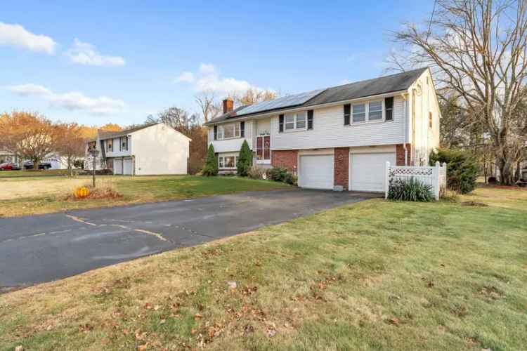 Single-family house For Sale in 23, Palmer Drive, East Hartford, Connecticut