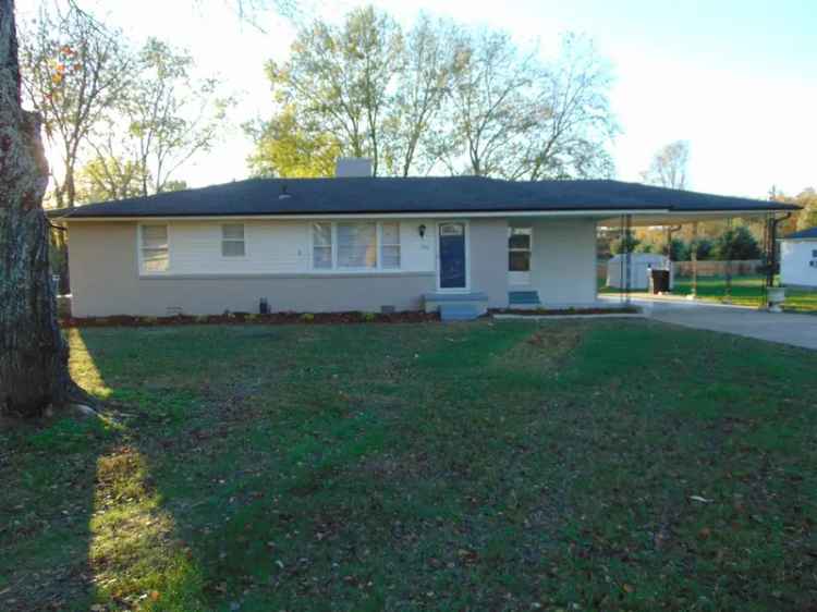 Single-family house For Sale in 105, Comer Street, Rogersville, Alabama