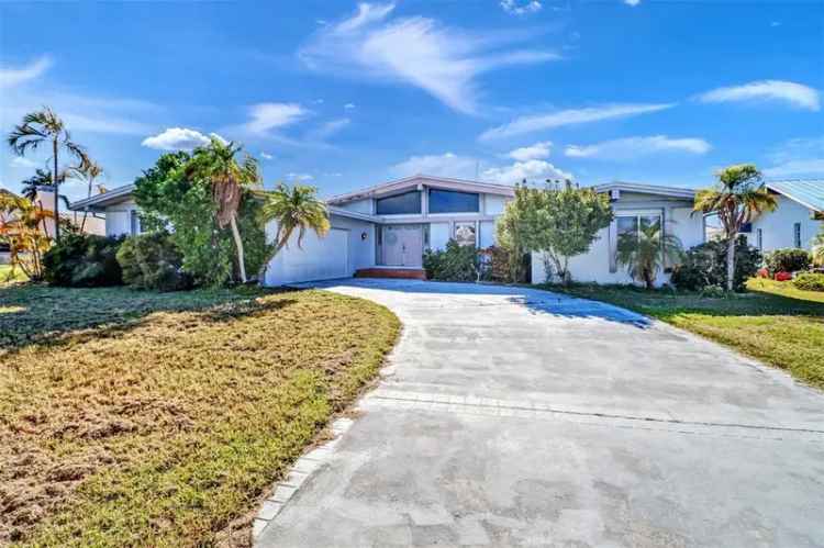 Single-family house For Sale in 2817, Coral Way, Punta Gorda, Florida