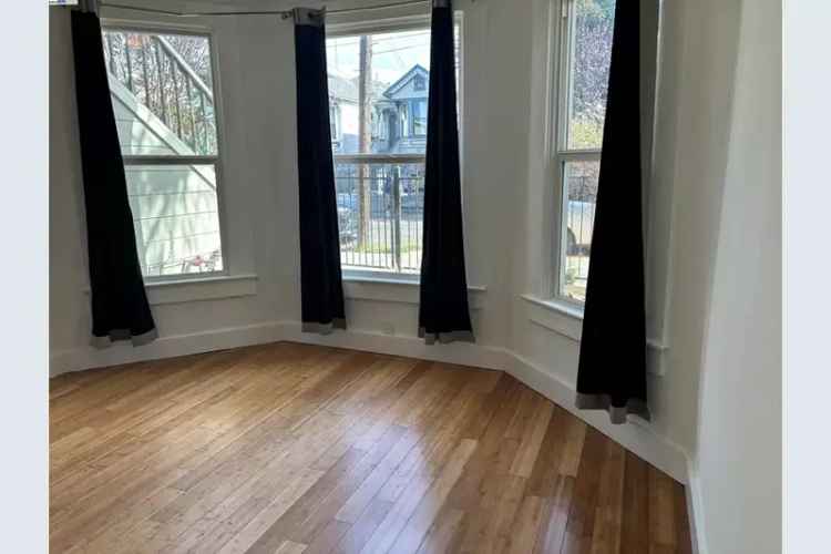 Duplex For Sale in 1221, Campbell Street, Oakland, California