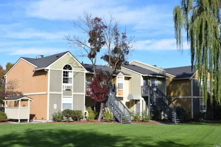 Multi-family house For Sale in 2010, Pioneer Way, Santa Rosa, California