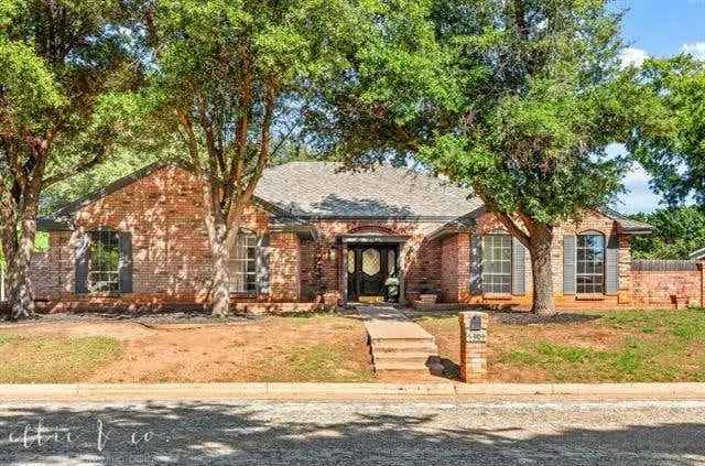 Single-family house For Sale in Texas