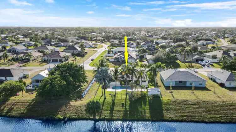 Single-family house For Sale in 210, Southwest Ridgecrest Drive, Port Saint Lucie, Florida